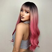 economico Parrucche trendy sintetiche-parrucche ondulate rosse lunghe ombre rosa per le donne parrucche ricci rosa nere con frangia parrucca cosplay radici scure parrucche sintetiche senza colla per l&#039;uso quotidiano delle feste