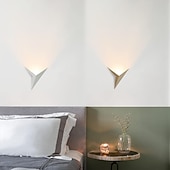 preiswerte Indoor-Wandleuchten-2 Stück Dreieck dreidimensionale Wandleuchte moderne Kunst und Kreativität Innenwandleuchte 3W 25cm Innenwandleuchte aus Metall AC85-265V