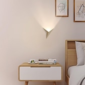 preiswerte Indoor-Wandleuchten-2 Stück Dreieck dreidimensionale Wandleuchte moderne Kunst und Kreativität Innenwandleuchte 3W 25cm Innenwandleuchte aus Metall AC85-265V