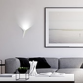 preiswerte Indoor-Wandleuchten-2 Stück Dreieck dreidimensionale Wandleuchte moderne Kunst und Kreativität Innenwandleuchte 3W 25cm Innenwandleuchte aus Metall AC85-265V