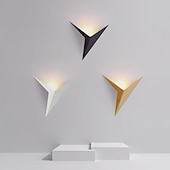 preiswerte Indoor-Wandleuchten-2 Stück Dreieck dreidimensionale Wandleuchte moderne Kunst und Kreativität Innenwandleuchte 3W 25cm Innenwandleuchte aus Metall AC85-265V