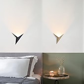 preiswerte Indoor-Wandleuchten-2 Stück Dreieck dreidimensionale Wandleuchte moderne Kunst und Kreativität Innenwandleuchte 3W 25cm Innenwandleuchte aus Metall AC85-265V