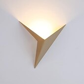 preiswerte Indoor-Wandleuchten-2 Stück Dreieck dreidimensionale Wandleuchte moderne Kunst und Kreativität Innenwandleuchte 3W 25cm Innenwandleuchte aus Metall AC85-265V