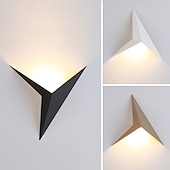 preiswerte Indoor-Wandleuchten-2 Stück Dreieck dreidimensionale Wandleuchte moderne Kunst und Kreativität Innenwandleuchte 3W 25cm Innenwandleuchte aus Metall AC85-265V