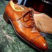 billige Formell-menns brune oxford-kjolesko i imitert skinn – klassisk hodekappe, blank finish, formelt bryllupssko