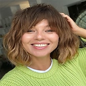 economico Parrucche trendy sintetiche-parrucche marrone scuro per le donne parrucca bob corta ondulata con frangia per le donne parrucche sintetiche a onde corte ricce parrucche per capelli in fibra resistente al calore per tutti i giorni
