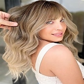 economico Parrucche trendy sintetiche-parrucche bionde per le donne parrucca bionda con frangia parrucche ricce ondulate lunghe parrucca in fibra sintetica resistente al calore dall&#039;aspetto naturale per l&#039;uso quotidiano nelle feste