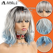 voordelige Synthetische trendy pruiken-blauwe pruik met pony korte bob gekrulde pruiken voor witte vrouwen kleurrijke golvende bob pruiken met pony hittebestendige synthetische zilver blauwe pruiken voor dagelijks feest cosplay kostuum