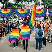 olcso Pride felvonulás dec-2db szivárvány büszkeség sármány zászló szivárvány meleg büszkeség redőzött rajongói zászló transzparens meleg büszkeségnek lgbtq felvonulások ünneplés szabadtéri büszkeség udvari díszek