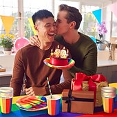 cheap Pride Parade Dec-LGBT June Rainbow Party Disposable Paper Plate Set Colorful Stripe Party Disposable Tableware