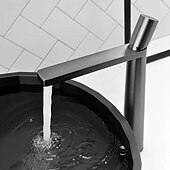 cheap Bathtub Faucets-Bathroom Sink Faucet - Classic Electroplated Mount Outside Single Handle One HoleBath Taps