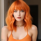 voordelige Feestpruiken-koningsdag pruiken pruik voor vrouwen pastel losse golvende pruik met pony schouderlengte bob synthetische cosplay pruik voor meisjes kleurrijke kostuumpruiken