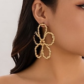 abordables Boucles d&#039;oreilles-Femme Boucles d&#039;oreille Clou Géométrique Précieux Forme de fleur Trèfle Elégant Gros Fantaisie Imitation Perle Des boucles d&#039;oreilles Bijoux Argent / Noir / Blanche Pour Mariage Soirée Cadeau 1 paire