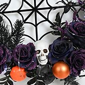 olcso Halloween kellékvilágítás-halloween koszorú műkoponyával és karácsonyi díszekkel - kísérteties lila virágos szőlőajtó függő kísértetjárta házhoz és félelmetes parti dekorációhoz