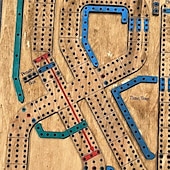 Недорогие Подарки-настольная игра cribbage wars 2024 новый деревянный набор cribbage с забавными поворотами, временными искажениями &amp;ловушки традиционная семейная игра с местом для хранения карт и колышков