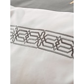 economico Collezione d&#039;elite-Set copripiumino da 4 pezzi, 100% cotone biologico, tessuto morbido e traspirante, include copripiumino e federe per un sonno confortevole.