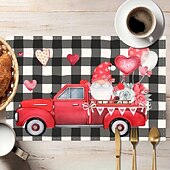 お買い得  Placemats＆Coasters＆Trivets-バレンタインデーのプレースマット4枚セット。ハートやバラの模様が描かれたロマンチックで装飾的なテーブルマット。丈夫で耐熱性があり、ダイニングテーブルの装飾に愛のタッチを加えるのに最適です。