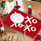お買い得  Placemats＆Coasters＆Trivets-バレンタインデーのプレースマット4枚セット。ハートやバラの模様が特徴のロマンチックで装飾的なテーブルマット。丈夫で耐熱性があり、ダイニングテーブルの装飾に愛のタッチを加えるのに最適です。