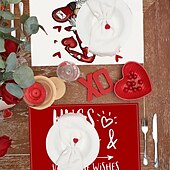 economico Tovagliette-set di 4 tovagliette per San Valentino romantiche e decorative con motivi a forma di cuore o rosa resistenti e resistenti al calore perfette per aggiungere un tocco d&#039;amore all&#039;arredamento della tua