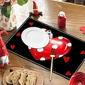 economico Tovagliette-set di 4 tovagliette per San Valentino romantiche e decorative con motivi a forma di cuore o rosa resistenti e resistenti al calore perfette per aggiungere un tocco d&#039;amore all&#039;arredamento della tua