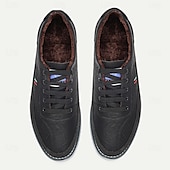 economico Sneakers da uomo-scarpe casual da uomo in similpelle nera con suola colorata e calda fodera in peluche: eleganti calzature con lacci per il comfort e la versatilità di tutti i giorni