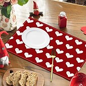 economico Tovagliette-set di 4 tovagliette per San Valentino romantiche e decorative con motivi a forma di cuore o rosa resistenti e resistenti al calore perfette per aggiungere un tocco d&#039;amore all&#039;arredamento della tua