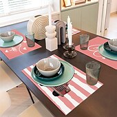 お買い得  Placemats＆Coasters＆Trivets-バレンタインデーのプレースマット4枚セット。ハートやバラの模様が特徴のロマンチックで装飾的なテーブルマット。丈夫で耐熱性があり、ダイニングテーブルの装飾に愛のタッチを加えるのに最適です。