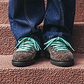 abordables Baskets-chaussures de randonnée en daim marron pour hommes - style vintage avec design à lacets roses et semelle durable pour les aventures en plein air