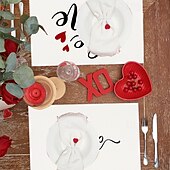 economico Tovagliette-set di 4 tovagliette per San Valentino romantiche e decorative con motivi a forma di cuore o rosa resistenti e resistenti al calore perfette per aggiungere un tocco d&#039;amore all&#039;arredamento della tua