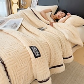 Недорогие Тонкие одеяла и пледы-зимнее роскошное коралловое бархатное одеяло для офиса, шаль, утолщенное, роскошное, для кондиционирования воздуха, для сна, дивана, одеяла для дома, мягкие, дышащие, покрывало для кровати