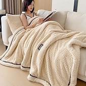 Недорогие Тонкие одеяла и пледы-зимнее роскошное коралловое бархатное одеяло для офиса, шаль, утолщенное, роскошное, для кондиционирования воздуха, для сна, дивана, одеяла для дома, мягкие, дышащие, покрывало для кровати