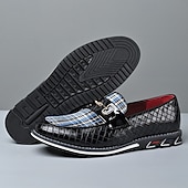 levne Pánské nazouváky a mokasíny-pánské černé lakované mokasíny s prošívaným vzorem a kostkovanými detaily – stylové slip-on společenské boty pro formální události, podnikání a večírky