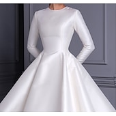 preiswerte Cocktailkleider-Ballkleid Cocktailkleider Süßes Kleid Hochzeit Tee-Länge Langarm Juwelenhals Herbst Hochzeitsgast Satin mit Falten Einfarbige Kleider