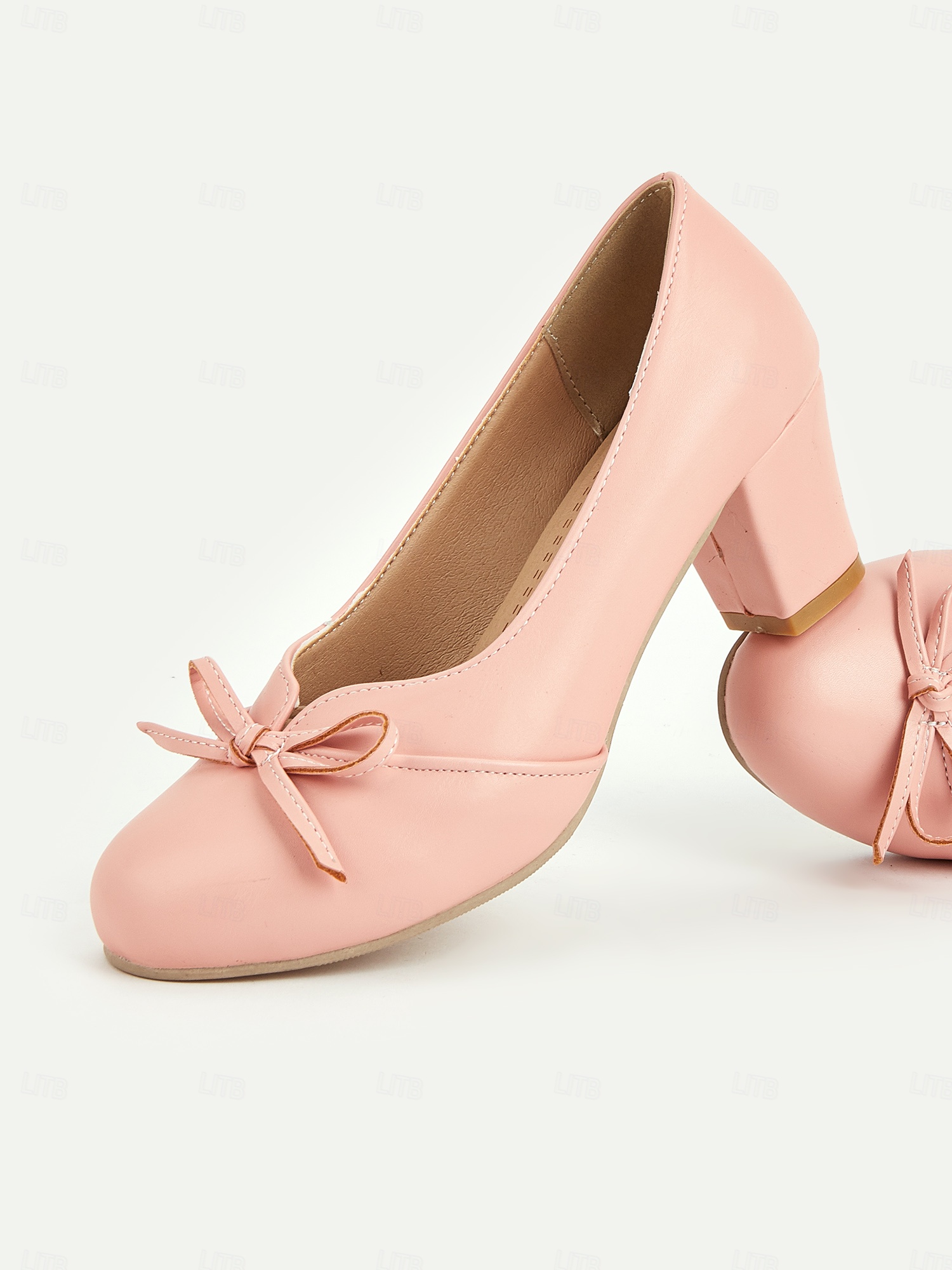 preiswerte 1950er Jahre-Damen Absätze Retro Arbeit Täglich Schleife Blockabsatz Runde Zehe Elegant Vintage Kuschelig PU Halbschuhe Mandelfarben Schwarz Weiß