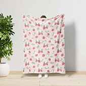 abordables Mantas de cama-Mantas y cubrecamas de fresas: un complemento adorable y acogedor para tu hogar. Con dulces estampados de fresas, estas mantas suaves, livianas y duraderas