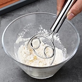お買い得  キャンプキッチン-耐久性のあるステンレススチール製小麦粉ケーキミキサー - 屋外用ハンドクランク泡立て器で、長持ちするベーキングと調理に