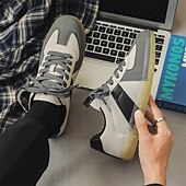 お買い得  カジュアル-グレーと黒のストライプが入ったメンズカジュアルスエードスニーカー。普段履きやスポーツ活動に最適な快適なレースアップデザイン。