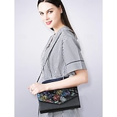 abordables Bolsos de mano y de noche-Cartera de piel sintética con estampado de mariposas y flores para mujer, con cadena, se puede llevar al hombro o cruzada, bolsillos con cremallera de varios compartimentos, adecuada para reuniones diarias y eventos de fiesta por la noche