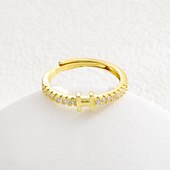 お買い得  贈り物-パーソナライズされた文字リング、お母さんへの贈り物、18Kゴールドメッキ銅リング、A-Zアルファベットデザイン、ジルコン付き調節可能なオープンバンド、女性のためのエレガントでスタイリッシュなジュエリー