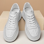 preiswerte Lässig-klassische weiße Leder-Sneaker für Herren mit dezenten Nähten – vielseitiges Schuhwerk für den Alltag und Freizeitausflüge