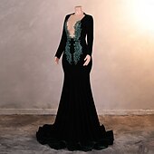 preiswerte Abendkleider-Meerjungfrau  Trompeten-Abendkleid Elegantes Kleid Formelles Prom-Kleid mit Schleppe Langarm Rundhalsausschnitt Samt mit Applikationen