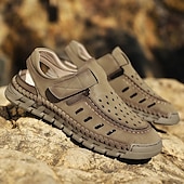 abordables sandalias de exterior-Sandalias beige sin cordones para hombre con diseño perforado y suela acolchada para paseos casuales y ropa de playa.