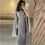 billige Uformell / Dagsbryllup-A-Linjet Quinceanera Kjoler Elegant Kjole Formell Bryllup Gulvlengde Lange Ermer Høy Hals Polyester med Folder