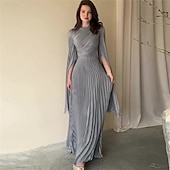 billige Uformell / Dagsbryllup-A-Linjet Quinceanera Kjoler Elegant Kjole Formell Bryllup Gulvlengde Lange Ermer Høy Hals Polyester med Folder