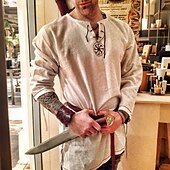 preiswerte Oberteile-Retro Vintage mittelalterliche Cosplay Perücken Herrenkostüm Vintage Cosplay Party / Abendhemd Maskerade