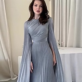 billige Uformell / Dagsbryllup-A-Linjet Quinceanera Kjoler Elegant Kjole Formell Bryllup Gulvlengde Lange Ermer Høy Hals Polyester med Folder