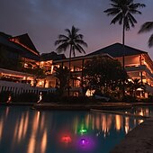 abordables Éclairage subaquatique-Lampes solaires de piscine, éclairage extérieur flottant, globe lumineux, veilleuse RVB à changement de couleur, lumières LED étanches pour piscine, étang, jardins, fêtes, brille dans le noir,