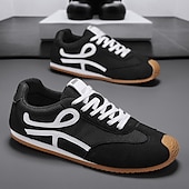 preiswerte Sneaker für Herren-weiße sportliche Herren-Sneaker mit roten und blauen Akzenten – lässig, leicht, ideal für einen aktiven Lebensstil und Outdoor-Aktivitäten