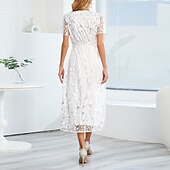 preiswerte Teelänge-A-Linie Kleid Brautmutterkleid Elegant V Ausschnitt Bodenlang Spitze Kurzarm mit Schärpe / Band Falten 2025