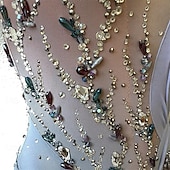 preiswerte Eiskunstlaufkleider-Eiskunstlaufkleid Damen Mädchen Eislaufen Kleid Grau+Weiß Offener Rücken Asymmetrischer Saum Netzstoff Hohe Elastizität Training Wettbewerb Eiskunstlaufkleidung Klassisch Kristall / Strass Ärmellos